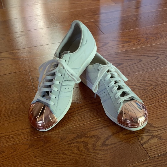 Rose Gold abd White Shell Toe Adidas Superstars - Picture 3 of 5